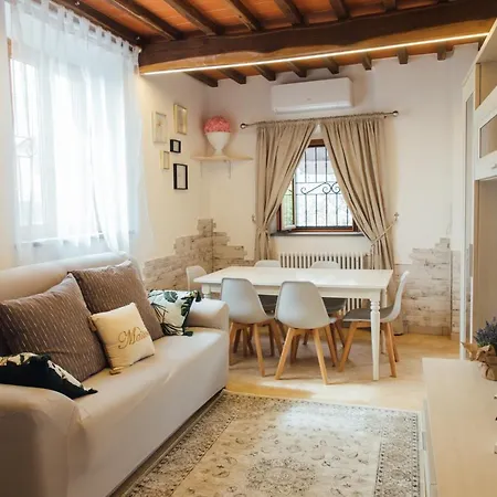 Country Chic Pistoia-Casa In Campagna Giardino, Parking Exterior photo