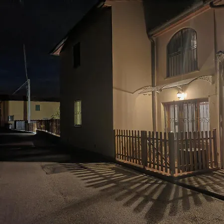 Country Chic Pistoia-Casa In Campagna Giardino, Parking Exterior photo